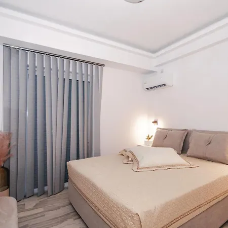 Appartement Chistina's Brand New