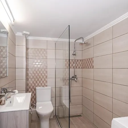 Chistina's Brand New * Kyparissia