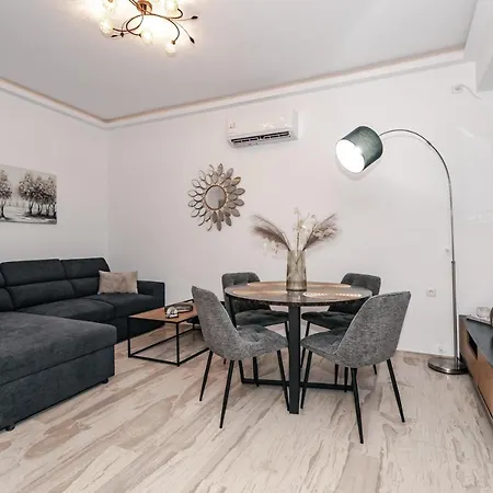 Appartement Chistina's Brand New