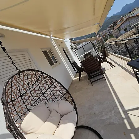 Chistina's Brand New Apartment Kyparissia