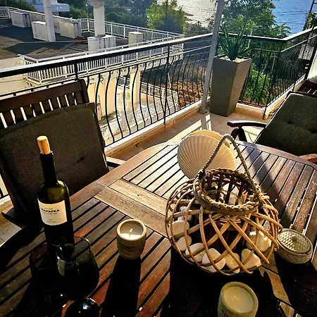 Apartment Chistina's Brand New Kyparissia