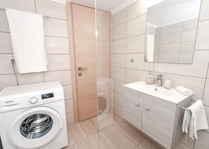 Chistina's Brand New Lägenhet Kyparissia