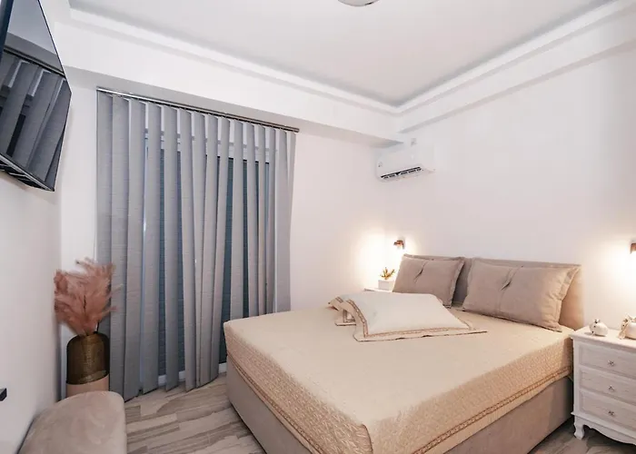 Lägenhet Chistina's Brand New