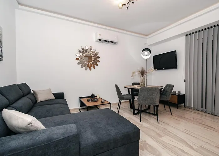 Chistina's Brand New