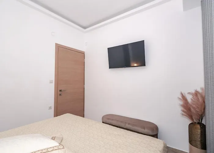 Chistina's Brand New Kyparissia