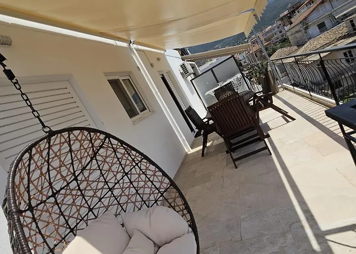 Chistina's Brand New Lejlighed Kyparissia